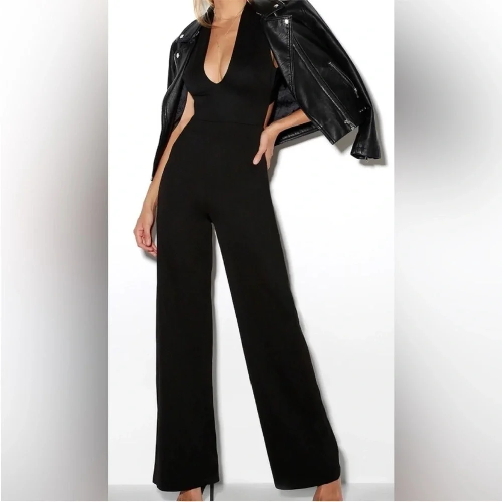 Lulus - Thinking Out Loud Black Backless Jumpsuit - Size Small NWT‎